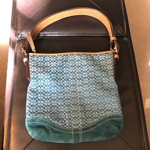 Coach Signature Handbag No. F0732-F10944